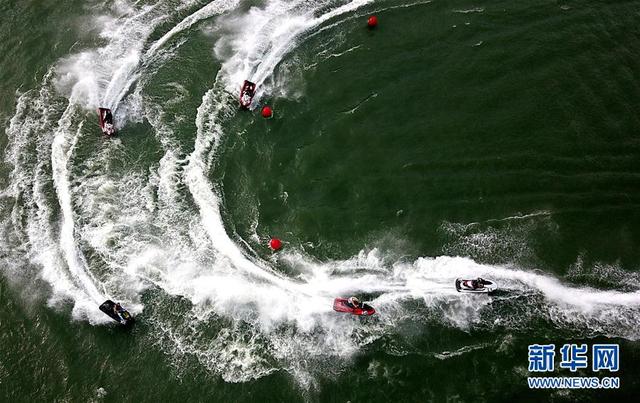 广西柳州：水上“速度与激情”