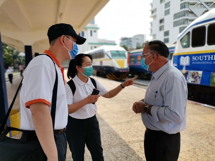 【加急】携手抗疫 中国赴柬埔寨抗疫医疗专家组分享抗疫经验