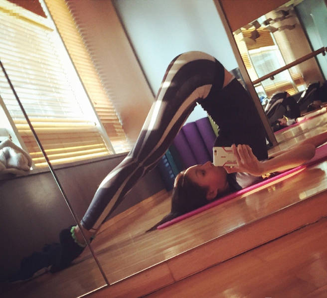 北京姑娘张蓝心长腿逆天曾演成龙电影