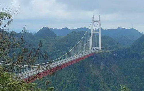 沿著高速看中國：一座通往小康的扶貧橋、幸福橋