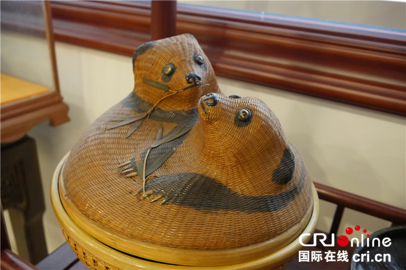 图片默认标题_fororder_8中国工艺美术大师卢光华的竹编工艺品_副本