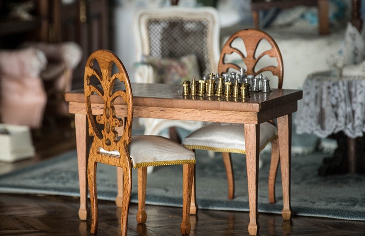 美艺术家打造奢华玩具屋