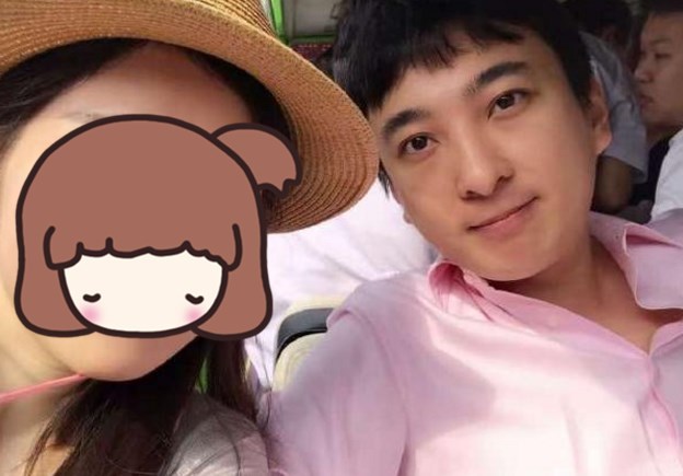 王思聰一家三口首次同框 母親氣質優雅_娛樂_騰訊網