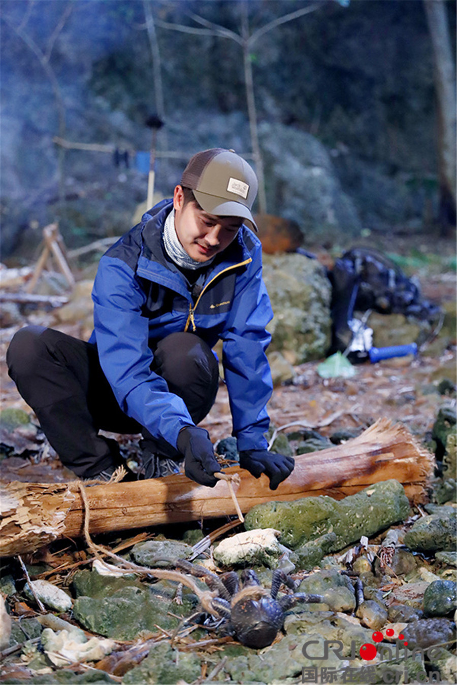 图片默认标题_fororder_田亮看螃蟹