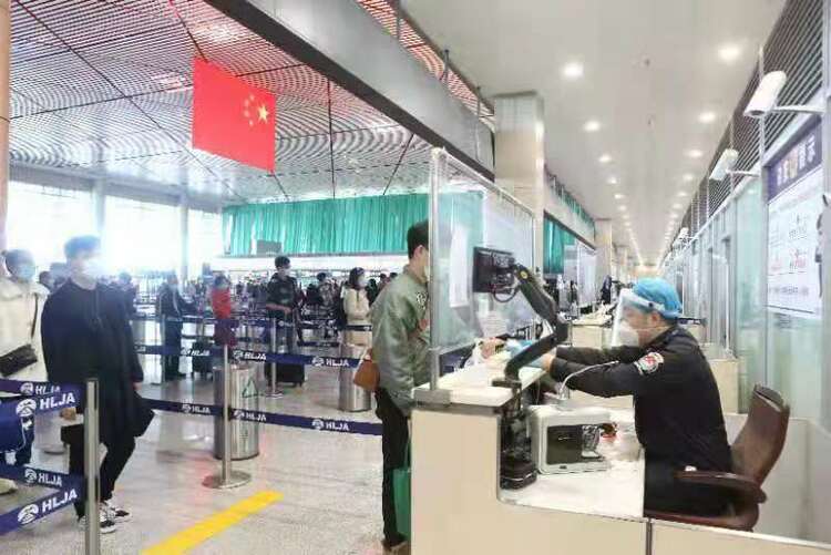 哈尔滨机场单日旅客吞吐量首破6万人次_fororder_微信图片_20210426132352