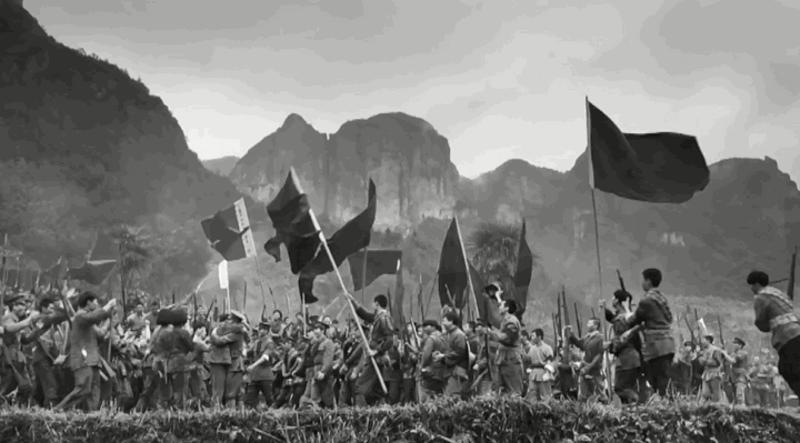 天翻地覆慨而慷！《美术经典中的党史》邀您走进油画《攻占总统府》……