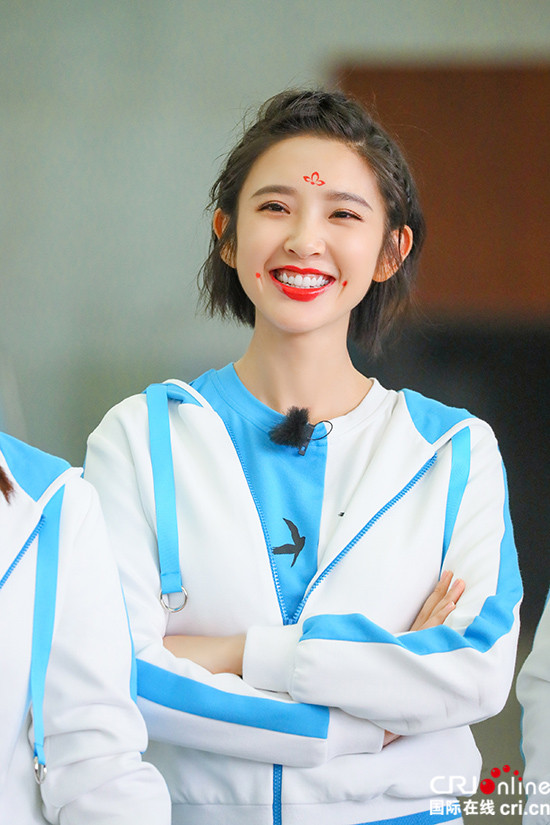 唐艺昕我们来了尽展女子力骑马帅飞天