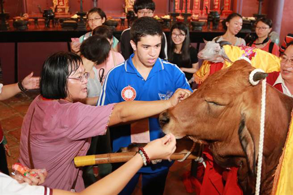 台湾各县市举行“释奠礼”纪念孔子诞辰