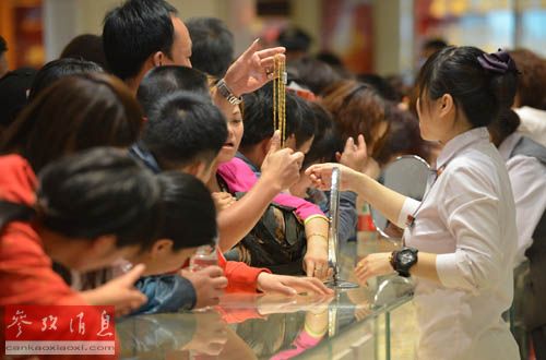路透:中国人为求保值买黄金 或令金价2016年反弹