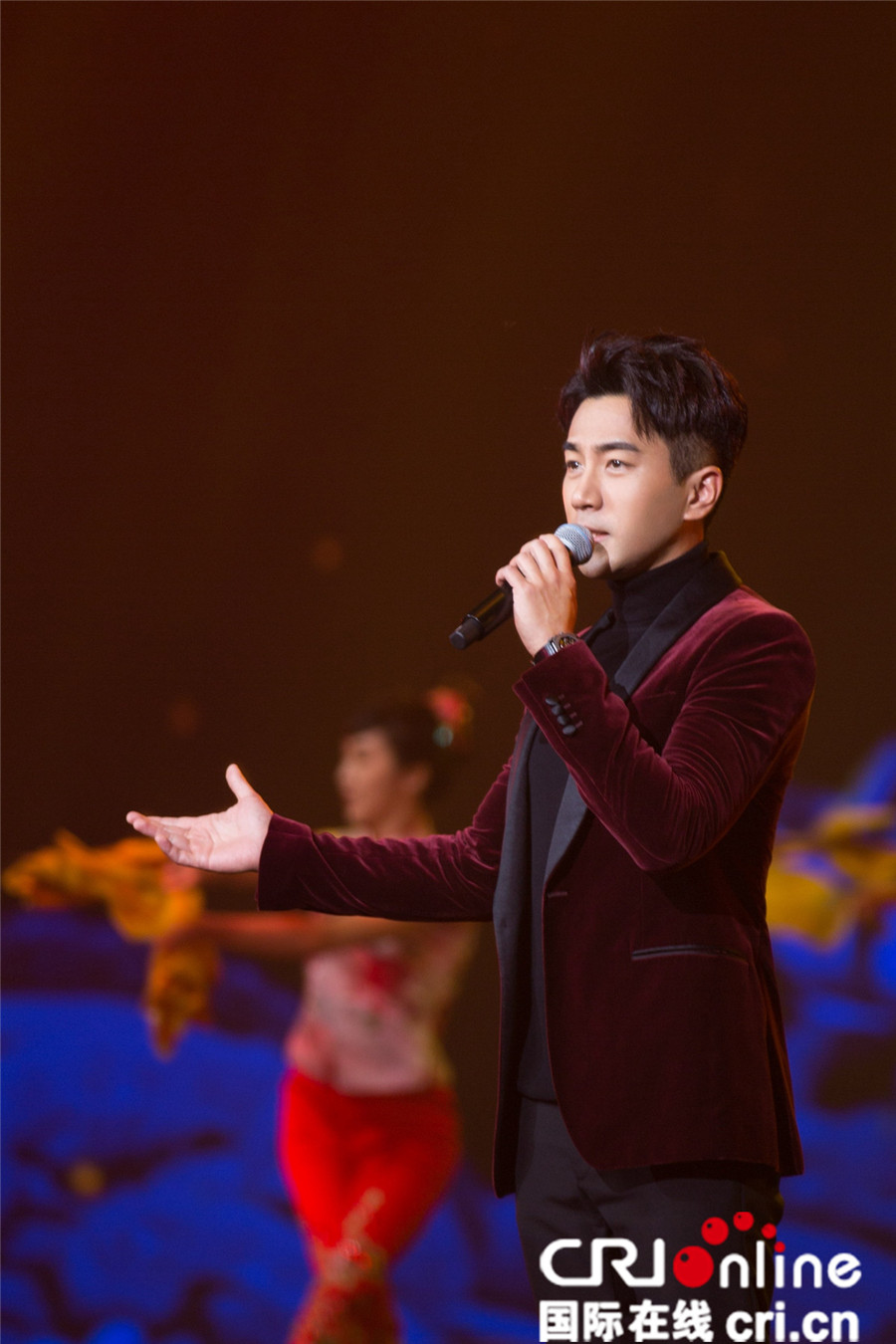 图片默认标题_fororder_刘恺威深情演唱