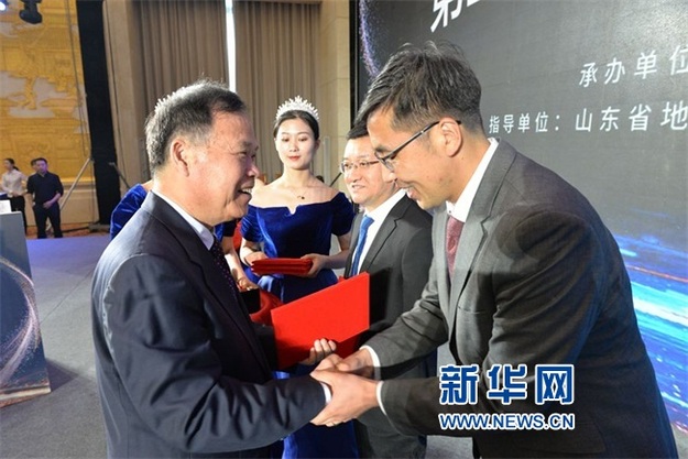第二届“齐鲁金融杰出人物”颁奖活动在济南举办