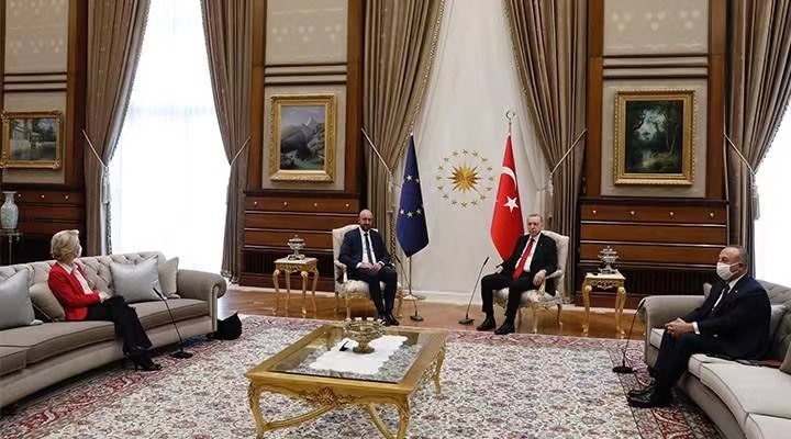 一把椅子接待两名欧盟领导人?土耳其外交部发言人作出回应