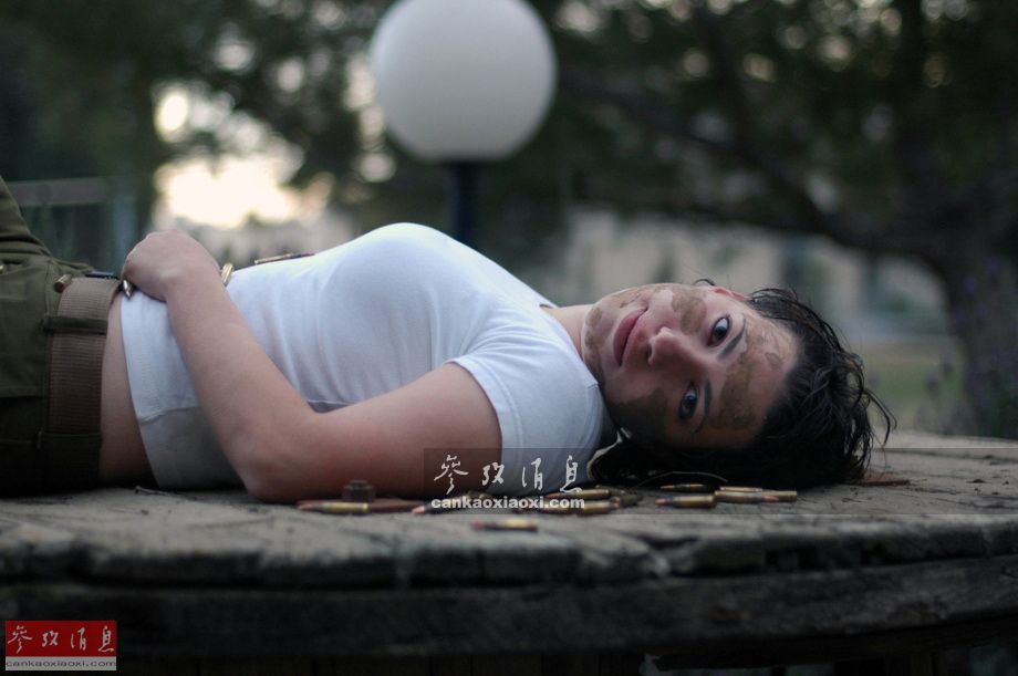 美军征兵官真好色!专挑辣妹身材火爆 美军征兵官真好色!专挑辣妹身材火爆