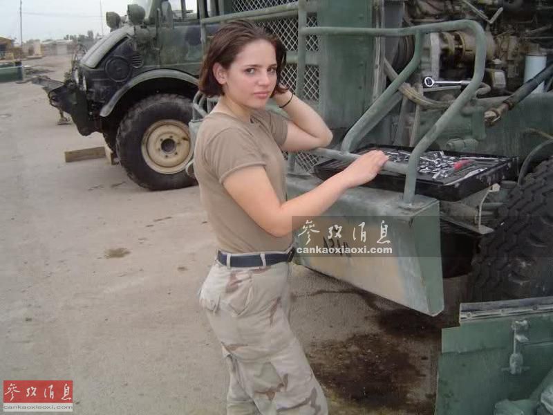 美军征兵官真好色!专挑辣妹身材火爆 美军征兵官真好色!专挑辣妹身材火爆