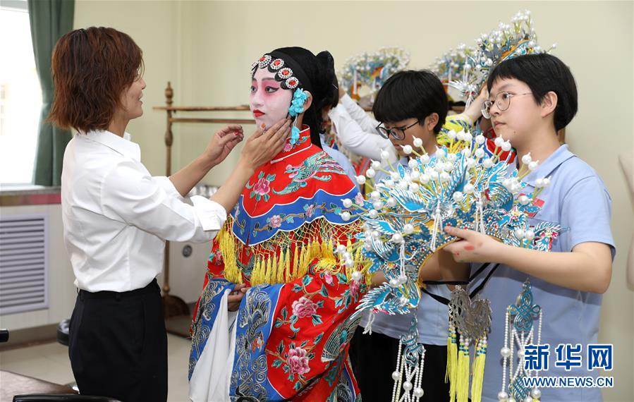 河北石家庄：非遗戏曲进校园