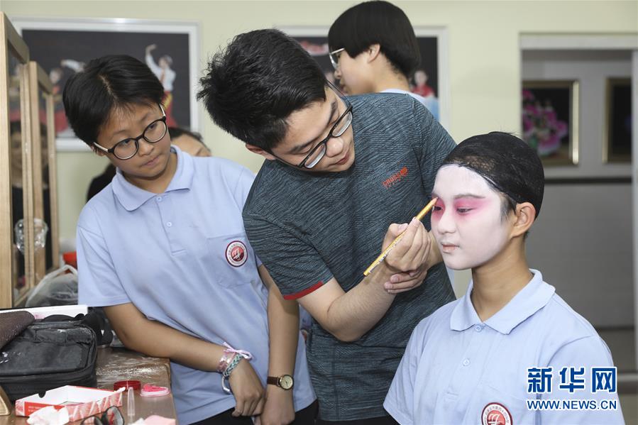 河北石家庄：非遗戏曲进校园