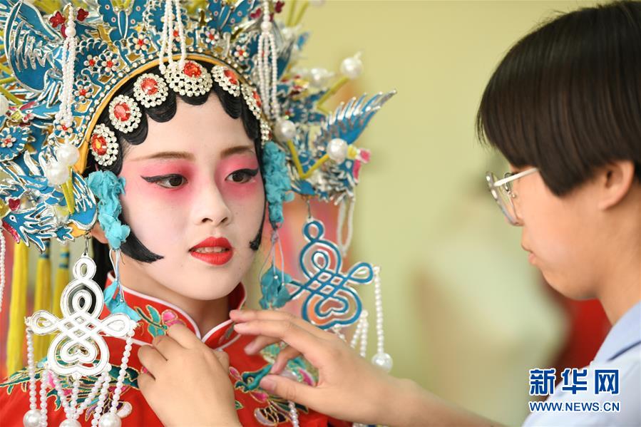 河北石家庄：非遗戏曲进校园