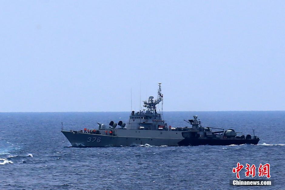 中国与印尼海军举行联合演练(高清组图)