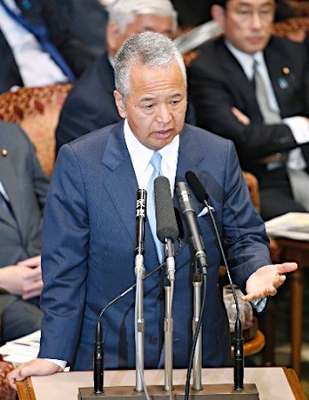 日本经济再生大臣因受贿丑闻辞职