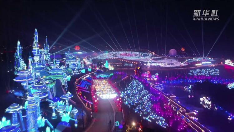 （转载）出！圈！了！连老外都赞不绝口的“天下第一灯”