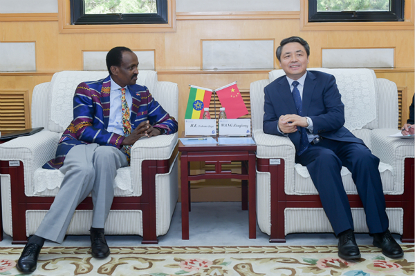 埃塞俄比亞駐華大使特肖梅·托加作客北京交通大學“一帶一路”大使訪談