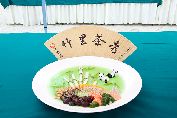 来自全国五大知名菜系徽菜,湘菜,粤菜,闽菜,苏菜5支参赛团队,市内赛