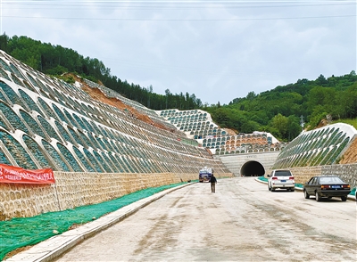 西安4条国省干线公路重点建设项目年底前将建成通车