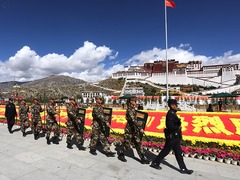 国庆黄金周 他们在世界屋脊为祖国站岗(组图)