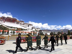 国庆黄金周 他们在世界屋脊为祖国站岗(组图)