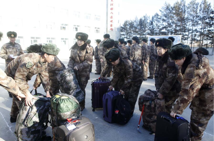 黑河邊防女兵零下38度執勤巡邏(組圖) 黑河邊防女兵零下38度執勤巡邏(組圖)