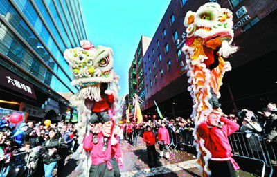 华人移民让美国多城飘年味 总统也学拜年