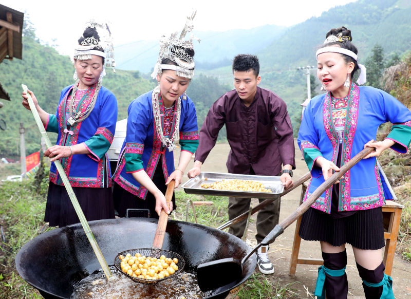 廣西：侗寨歡慶土豆節