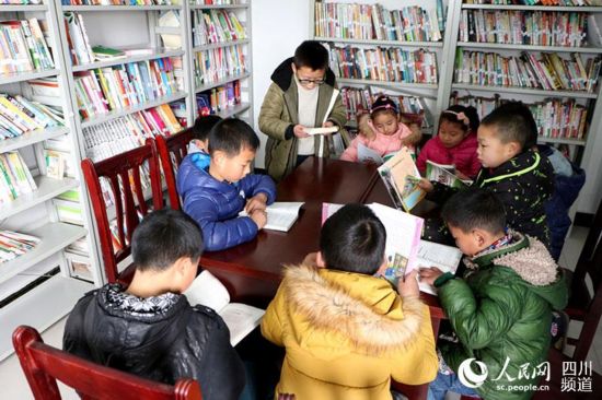 [网络媒体走转改]眉山市彭山区留守儿童有了农家书屋