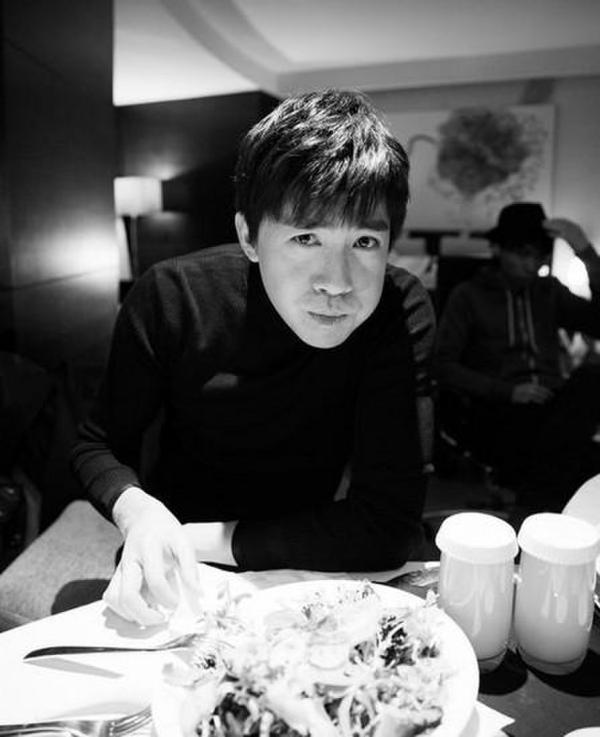 俞灏明晒真实素颜 直言不像以前般在意护理