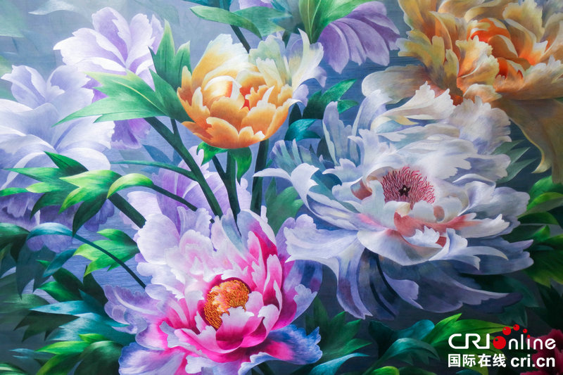 【河南原创】【豫见国际㉘】开封汴绣巧夺天工放光彩