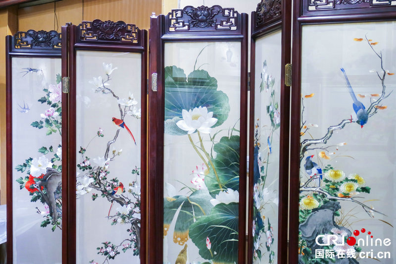 【河南原创】【豫见国际㉘】开封汴绣巧夺天工放光彩