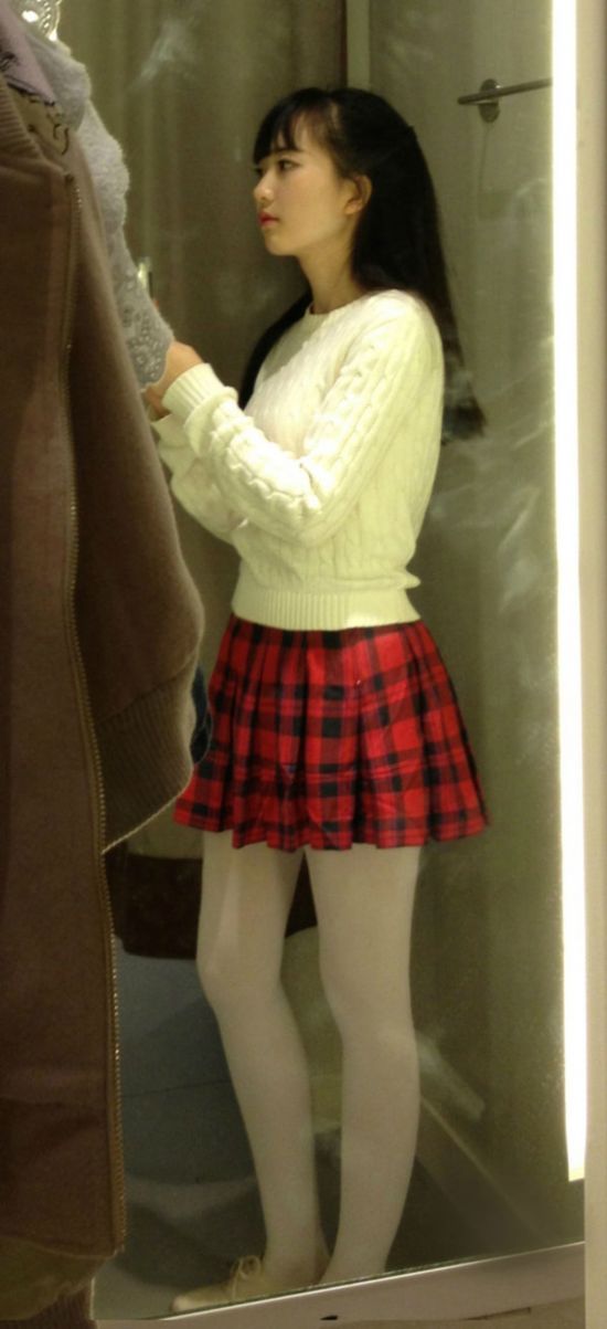 36岁娇嫩似少女网络爆红 被称天山童姥附体(组图)