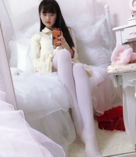 36岁娇嫩似少女网络爆红 被称天山童姥附体(组图)