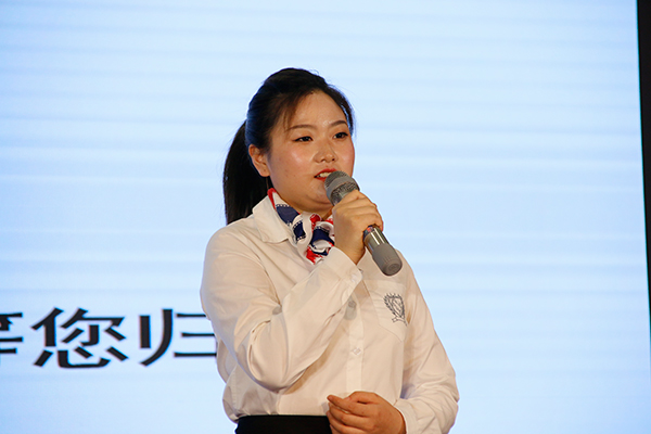 宜宾市中医系统2021年“5·12国际护士节”演讲比赛在筠连县举行_fororder_选手们在声情并茂地讲述-3
