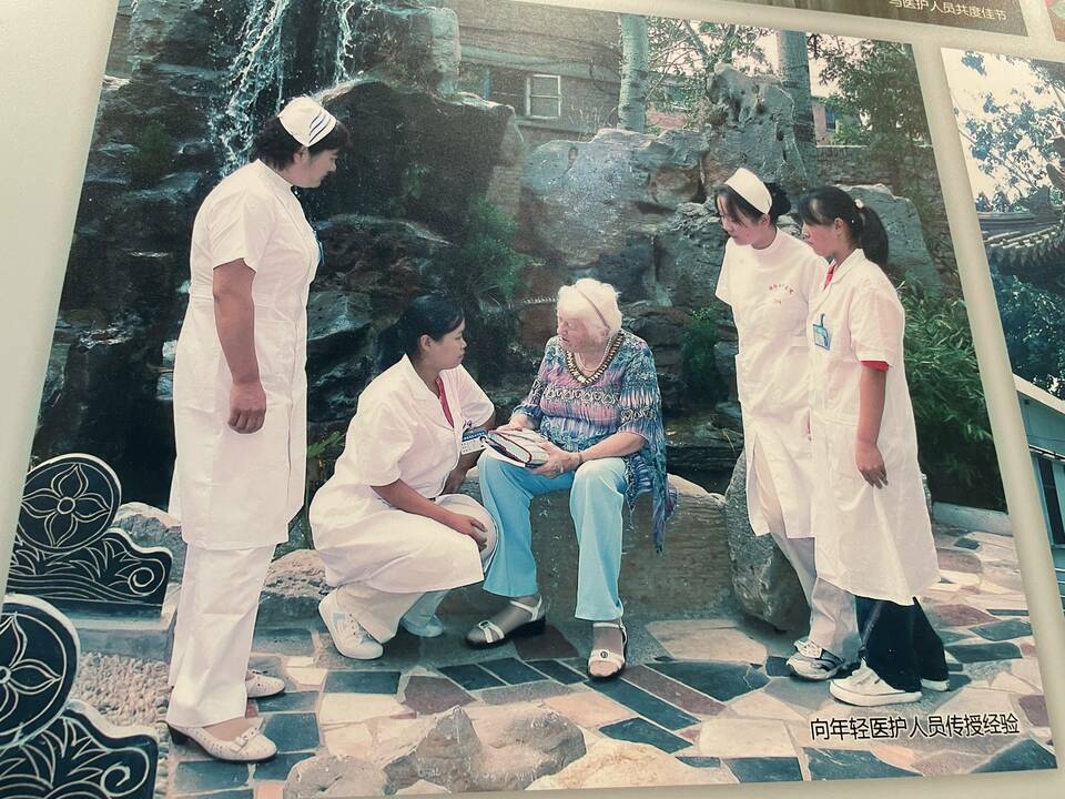 美国老太太牧琳爱的中国心：82岁来到中国定居 去世后遗体也捐献给中国