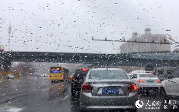 冰城四月迎春雪 最低氣溫跌至零下