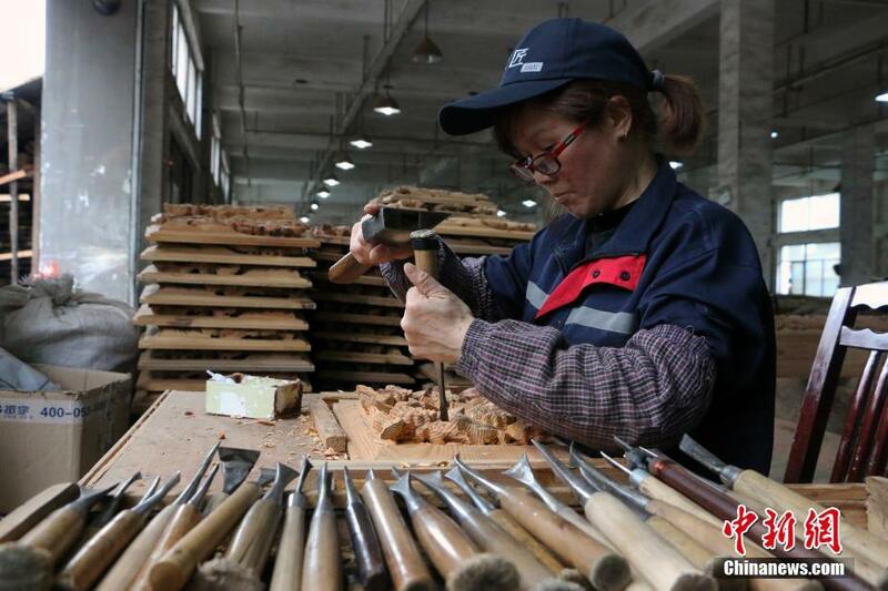 Fasahar sassaka itace a birnin Huangshan na lardin Anhui_fororder_3
