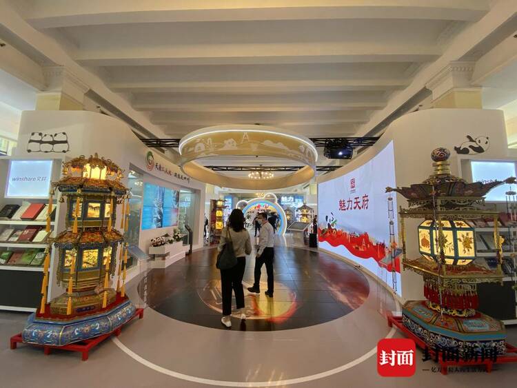 （转载）自贡彩灯精彩亮相2021中国品牌日活动