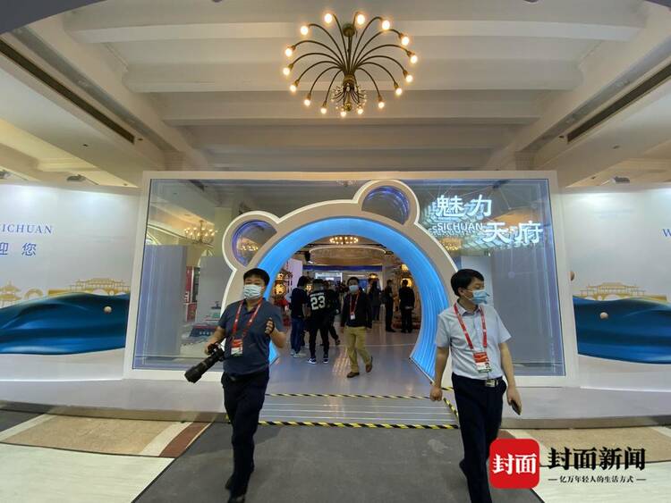 （转载）自贡彩灯精彩亮相2021中国品牌日活动