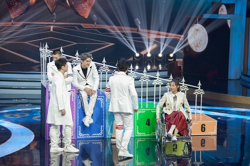 白百何带伤录制新综艺 “拼命三娘”引网友心疼