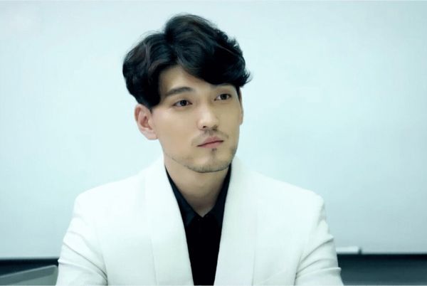 《匆匆那年好久不见》热播 隋咏良男友力爆棚