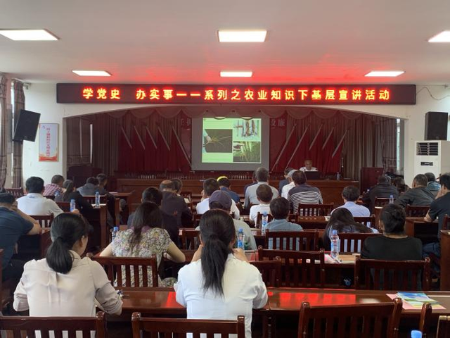 江西南昌县冈上镇学党史办实事