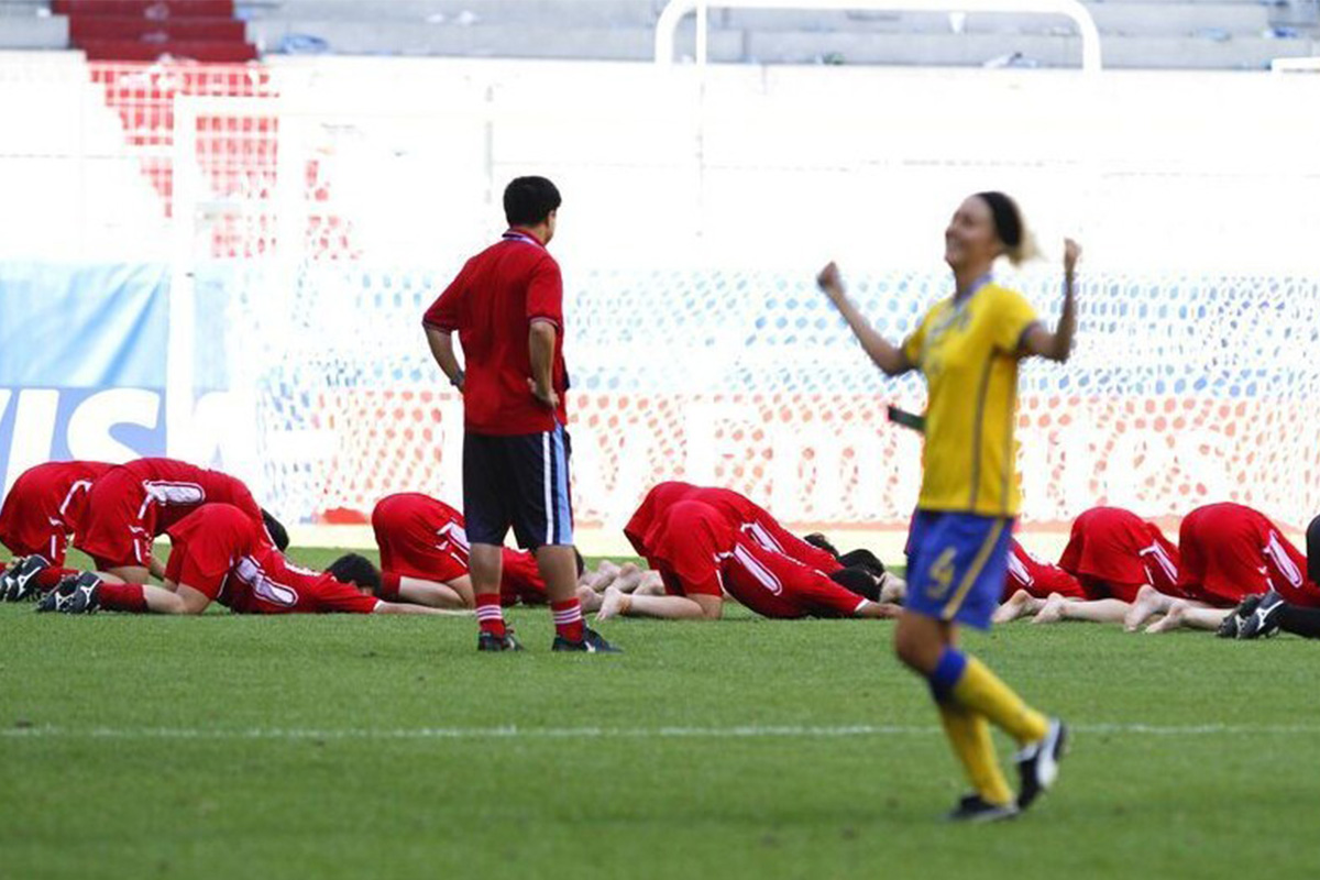 【看台】韩国输球鞠躬道歉 而我们领导……