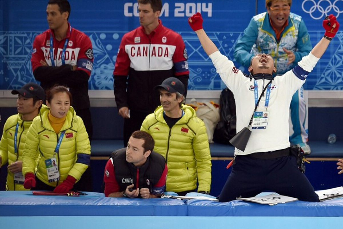 【看台】韩国输球鞠躬道歉 而我们领导……