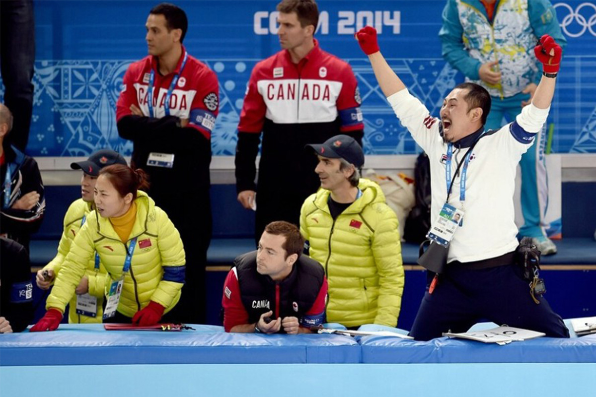 【看台】韩国输球鞠躬道歉 而我们领导……